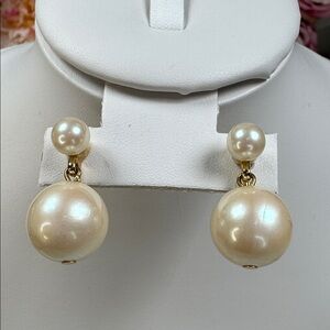 VINTAGE MONET Elegant Pearl Drop Earrings